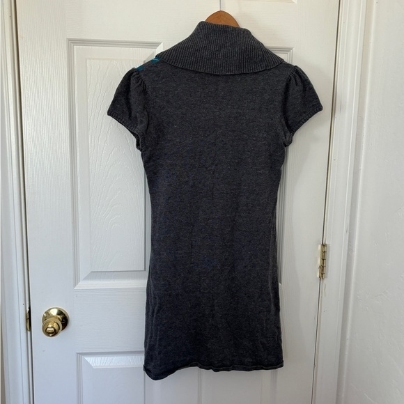 Women’s Adorable Cowlneck  Sweater Dress By Takeout Size Medium - Picture 3 of 3